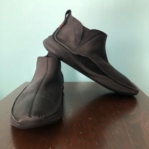 Clarks Privolution Hi Boots (never worn!)